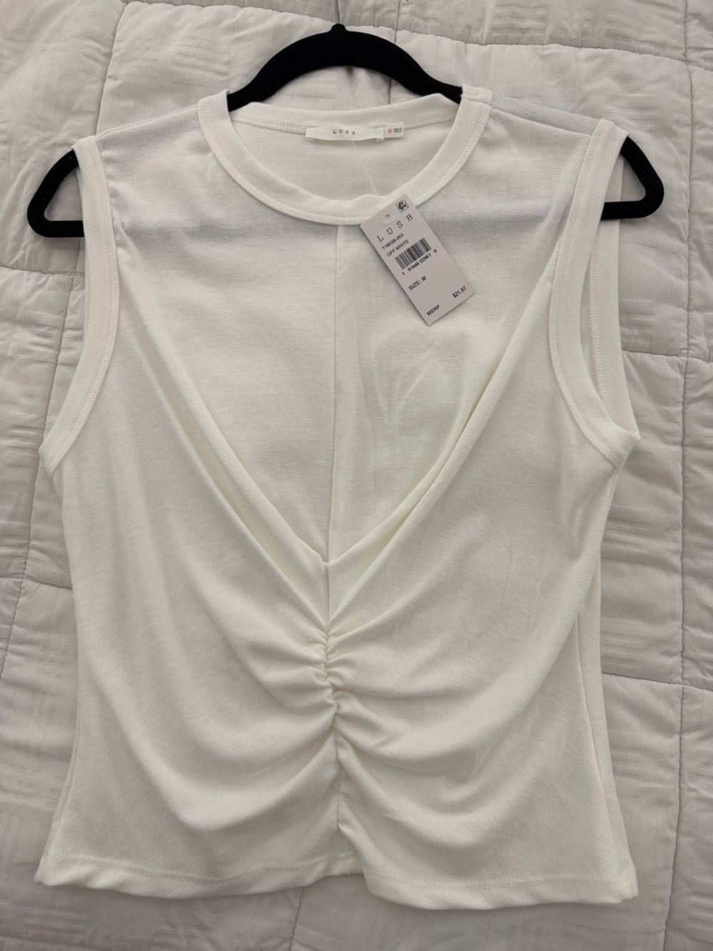 Lush women’s off white sleeveless top crop